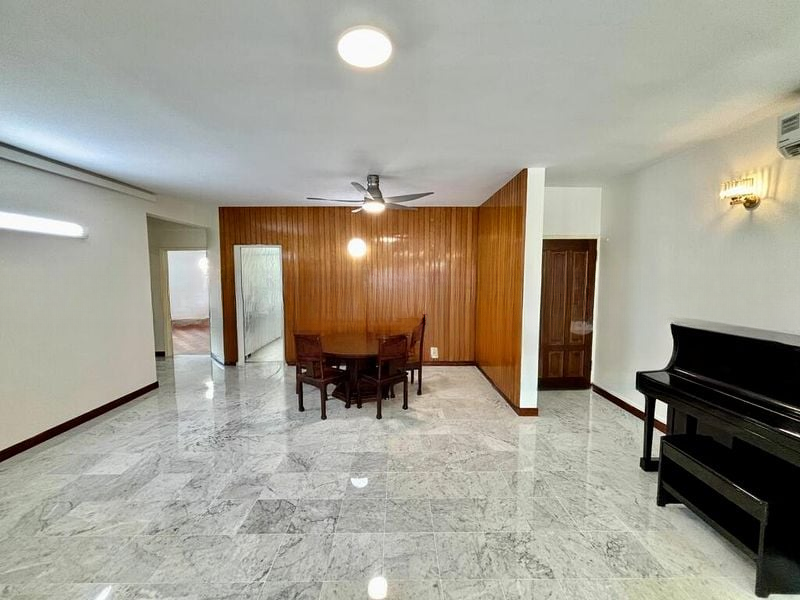LLOYD COURT 15