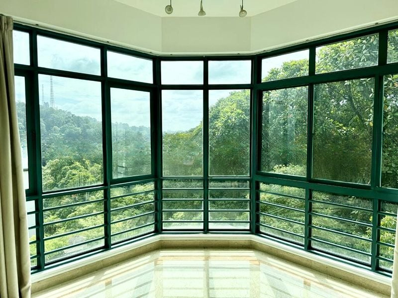 THE HILLSIDE 7