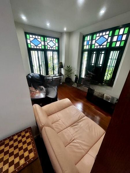 THE MEYER PLACE 13