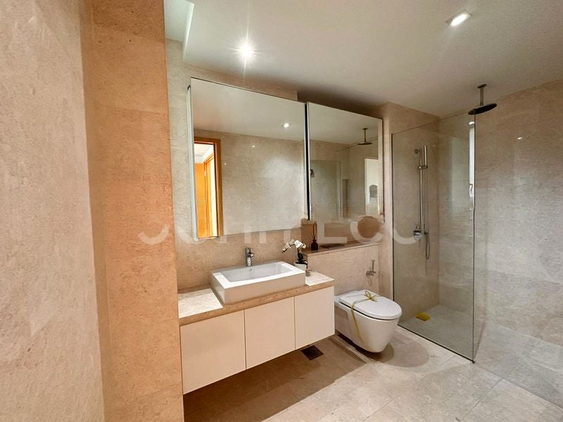 THE LINE @ TANJONG RHU 8