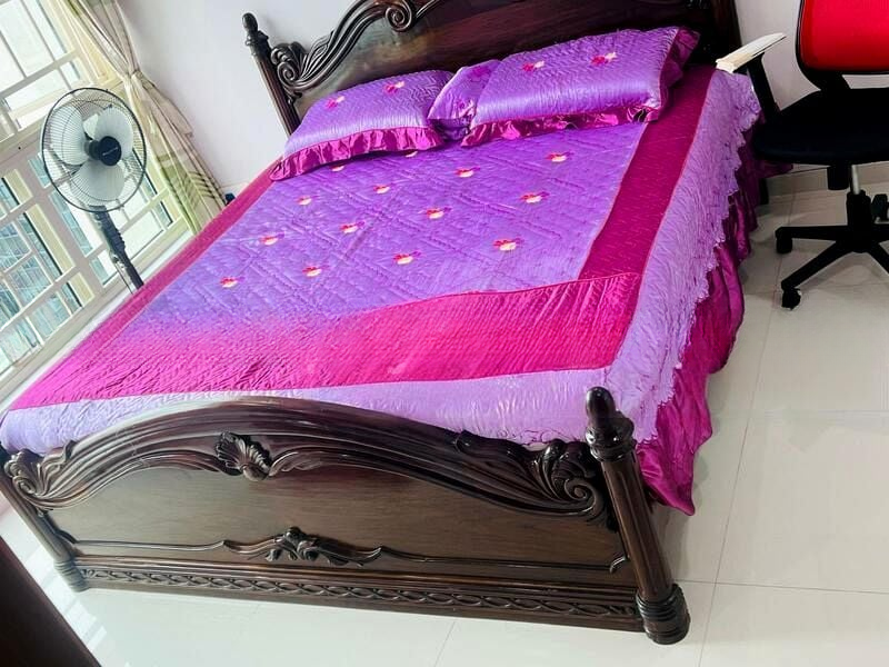 BURLINGTON SQUARE 12