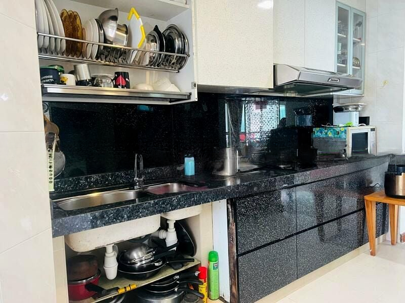 BURLINGTON SQUARE 11