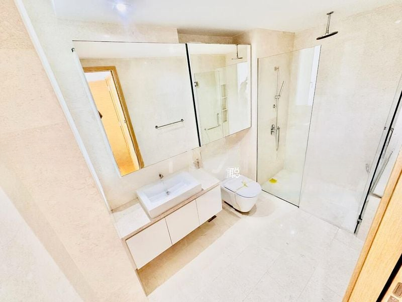 THE LINE @ TANJONG RHU 10