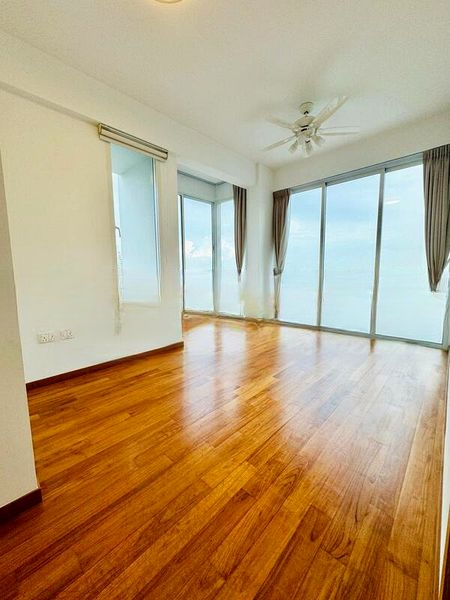 THE LINE @ TANJONG RHU 11