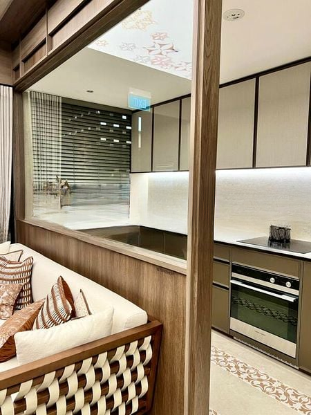 ROYALE MANSIONS 9