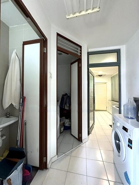 WATERMARK ROBERTSON QUAY 12