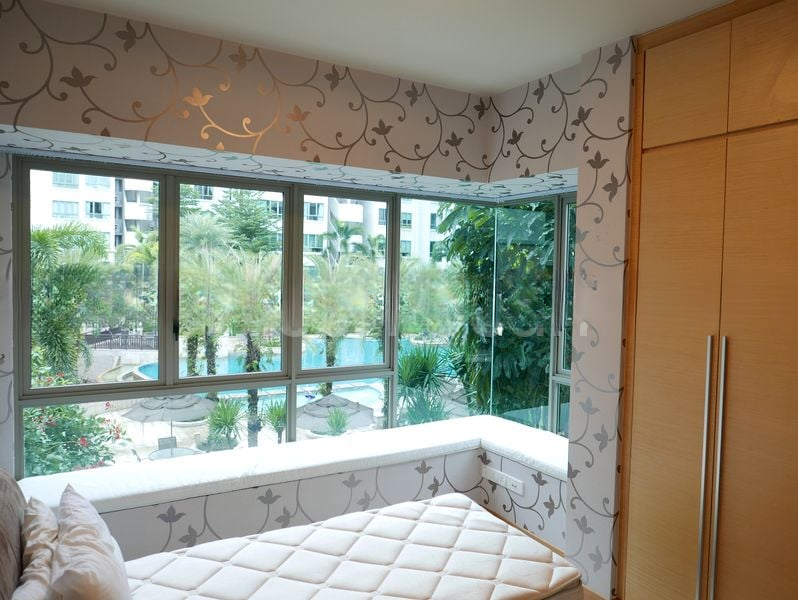 THE BERTH BY THE COVE 8