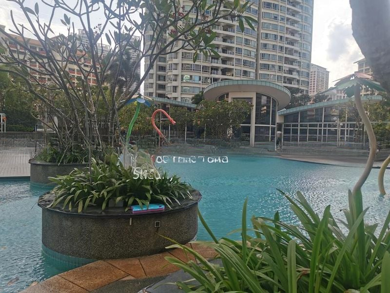 CLOVER BY THE PARK 7