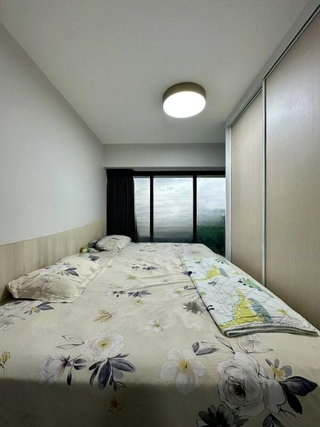 RIVERFRONT RESIDENCES 11