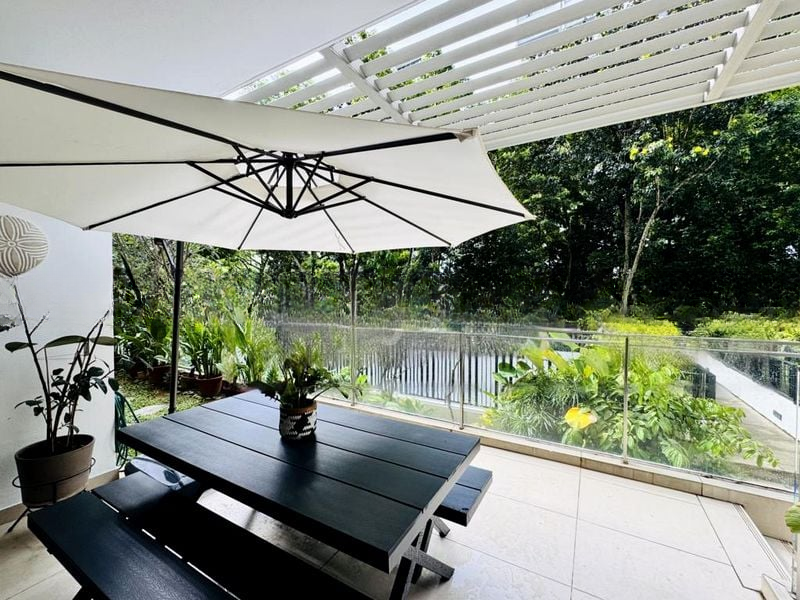 THE SEAFRONT ON MEYER 2