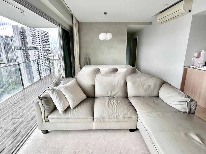 EIGHT RIVERSUITES 12