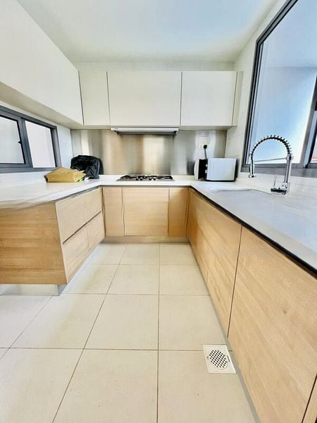 WATERFORD RESIDENCE 5