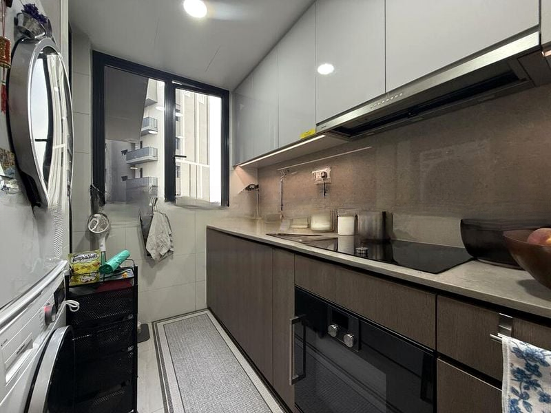 AVENUE SOUTH RESIDENCE 5