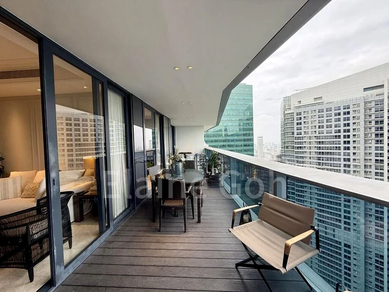 MARINA BAY SUITES 12