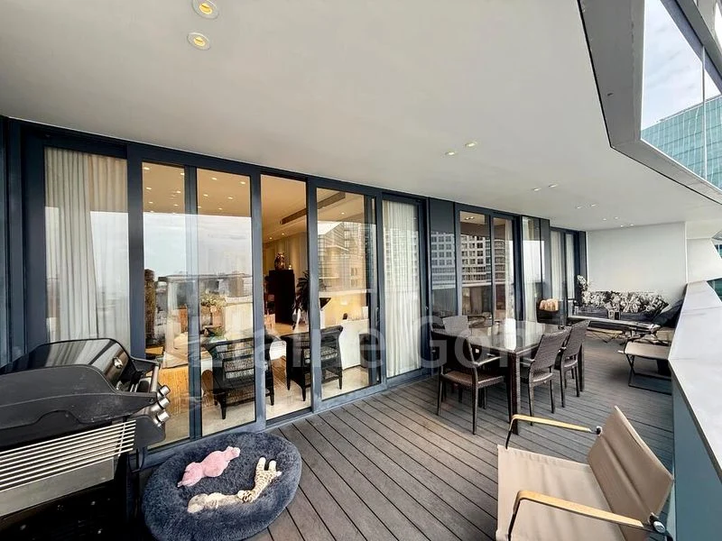 MARINA BAY SUITES 14