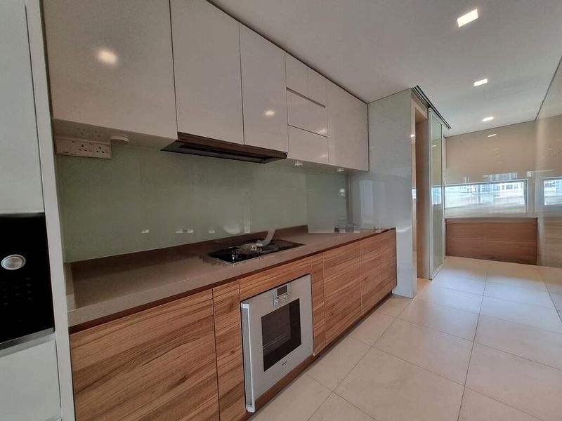 SKYLINE @ ORCHARD BOULEVARD 12