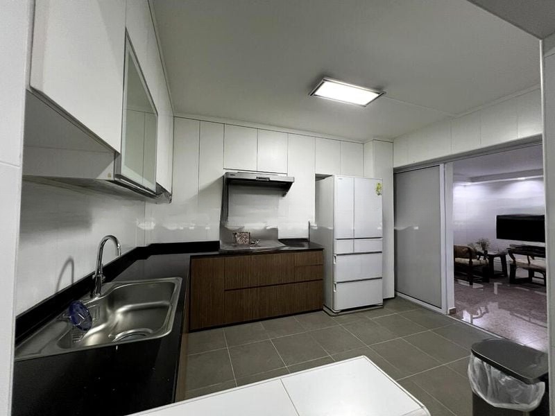 JURONG EAST ST 21 10