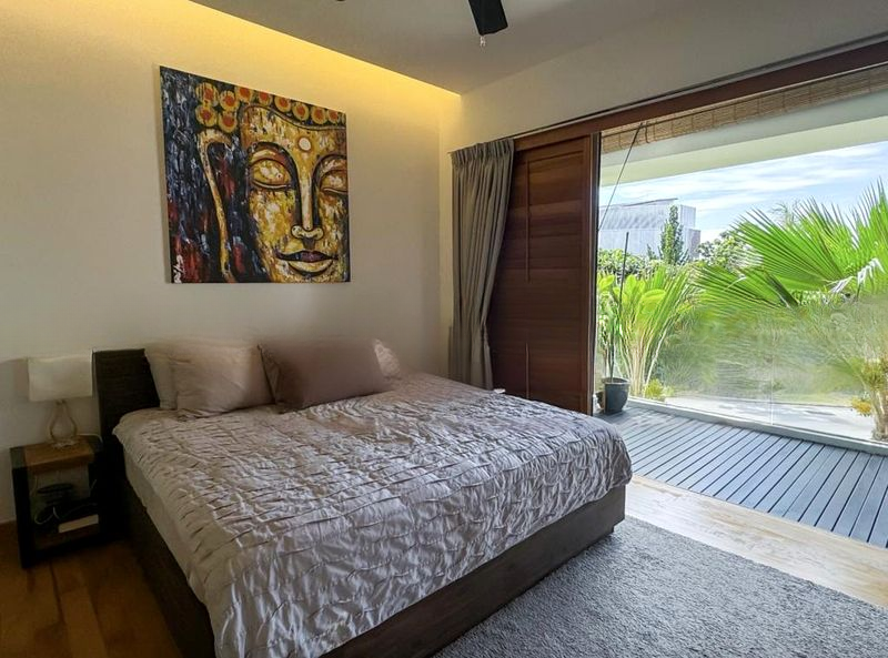 THE BERTH BY THE COVE 8