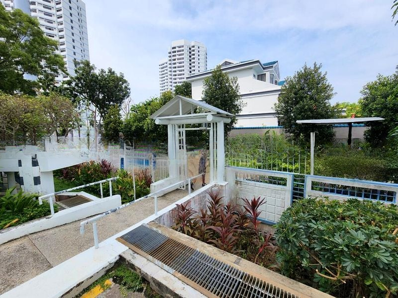 FERNWOOD TOWERS 5