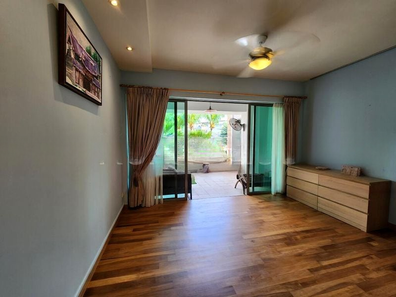 THE BERTH BY THE COVE 5