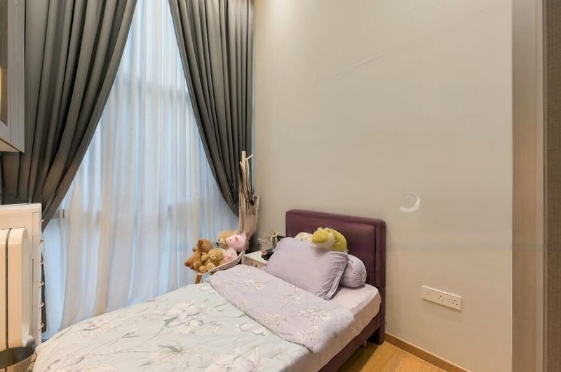 THE LILIUM 9