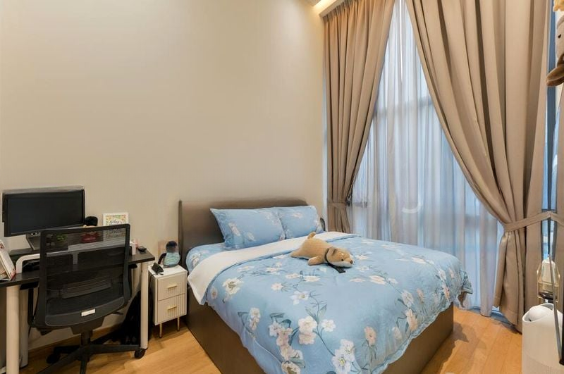THE LILIUM 10
