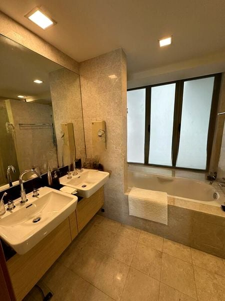 THE BERTH BY THE COVE 8