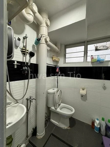 ANG MO KIO AVE 10 12