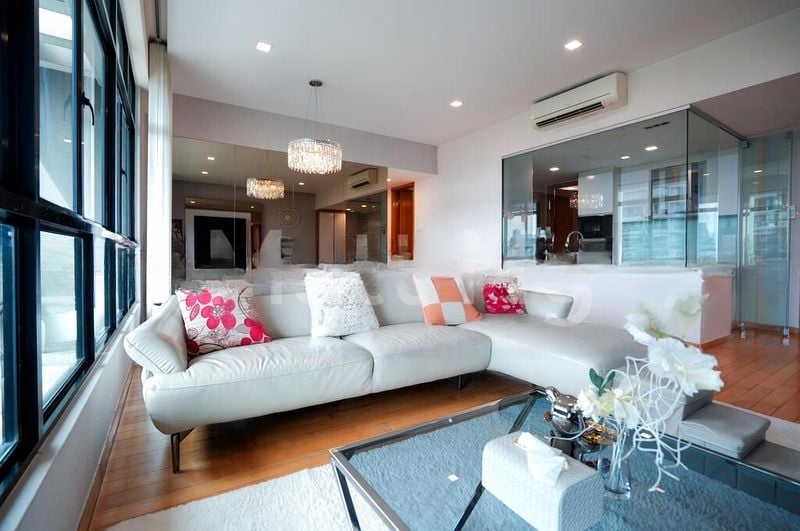 THE SPINNAKER 9