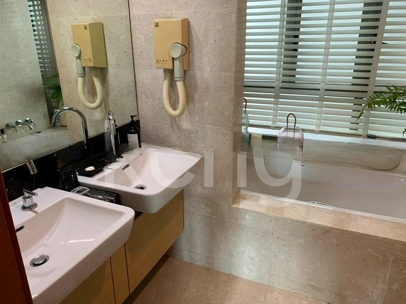 THE BERTH BY THE COVE 12