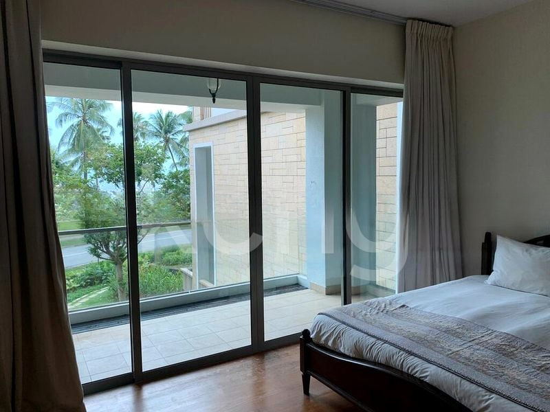 THE BERTH BY THE COVE 15