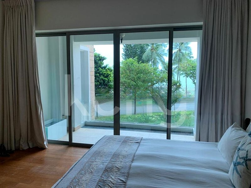 THE BERTH BY THE COVE 13