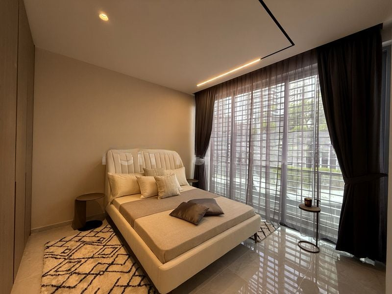 THE BOUTIQ 7