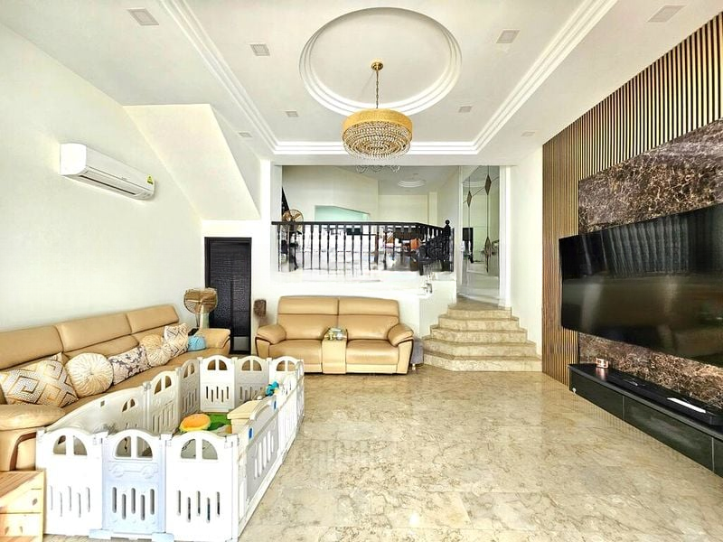 LOYANG VILLAS 7
