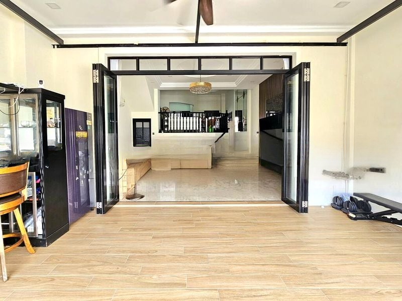 LOYANG VILLAS 13