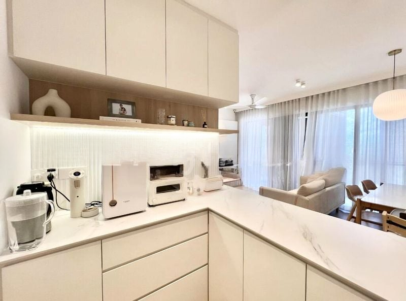 RIVERFRONT RESIDENCES 9