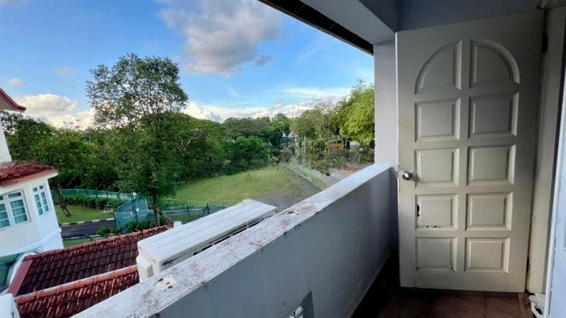 LOYANG GROVE 5