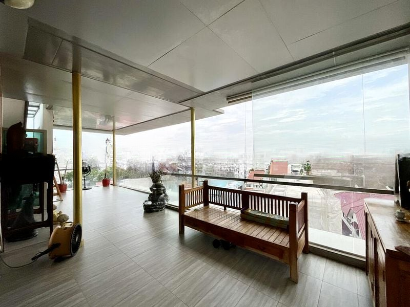 SUITES TWENTY-TWO 1