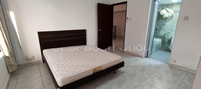 INTERNATIONAL PLAZA 5