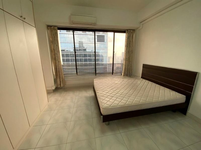 INTERNATIONAL PLAZA 6