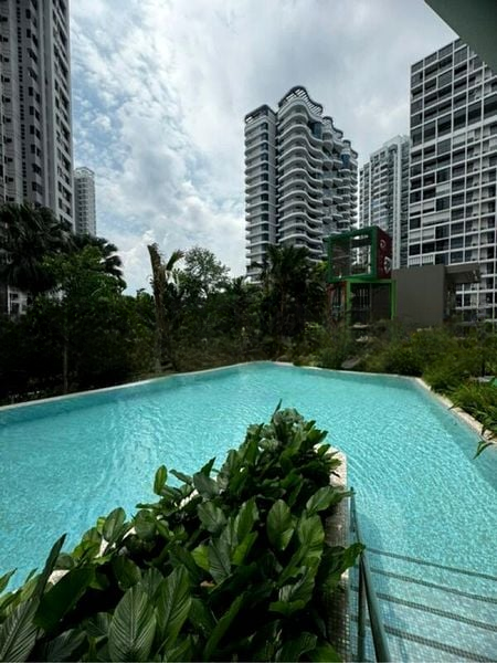 COASTLINE RESIDENCES 6