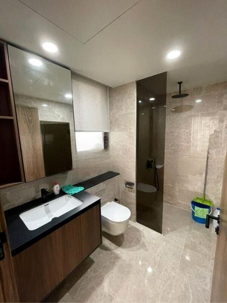 COASTLINE RESIDENCES 11