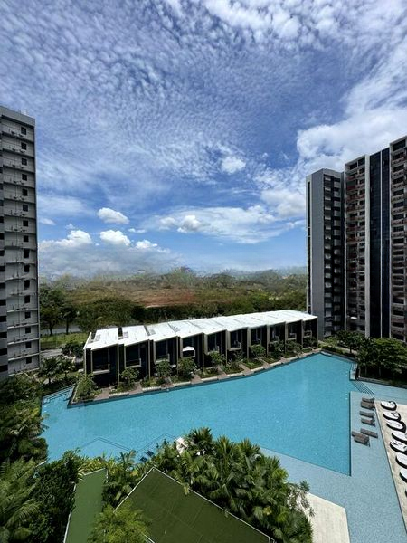 RIVERFRONT RESIDENCES 8