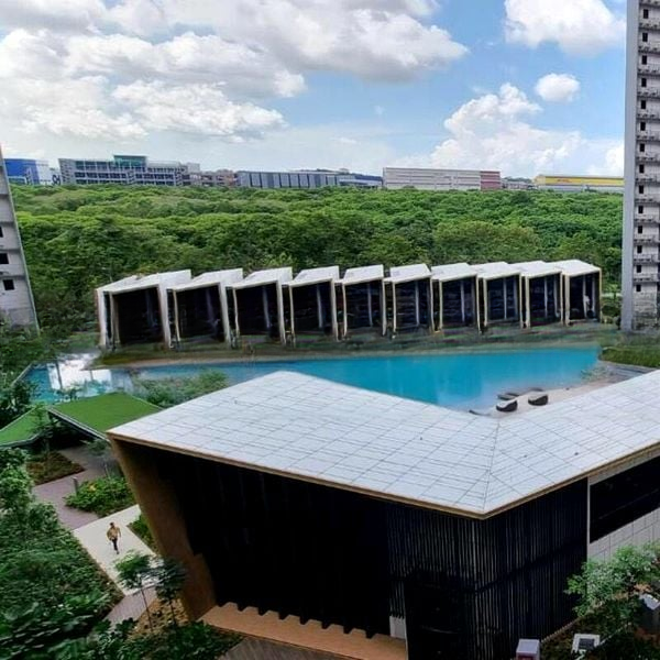 RIVERFRONT RESIDENCES 6