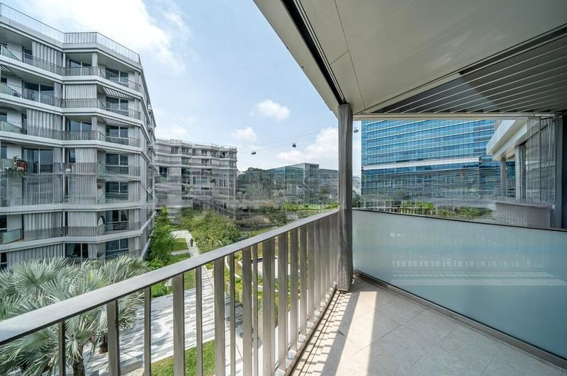 THE REEF AT KING'S DOCK 1