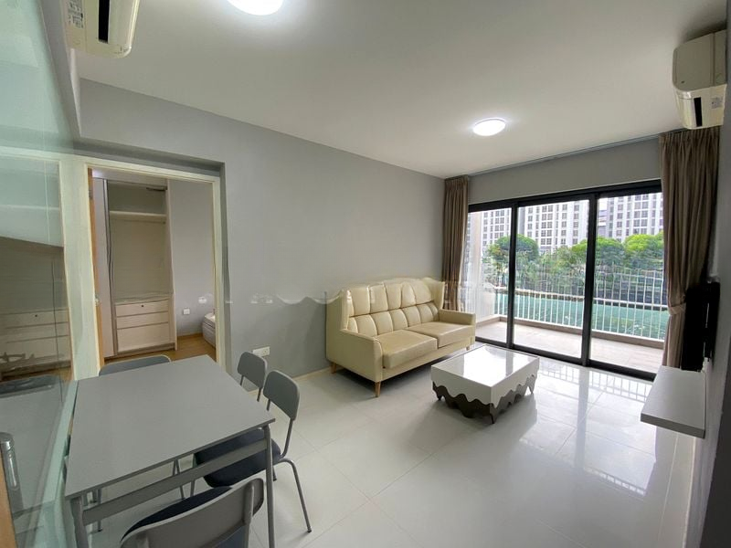 THE LAKEFRONT RESIDENCES 2