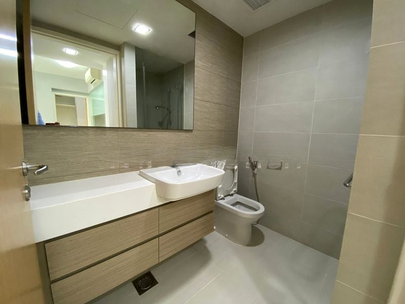 THE LAKEFRONT RESIDENCES 10