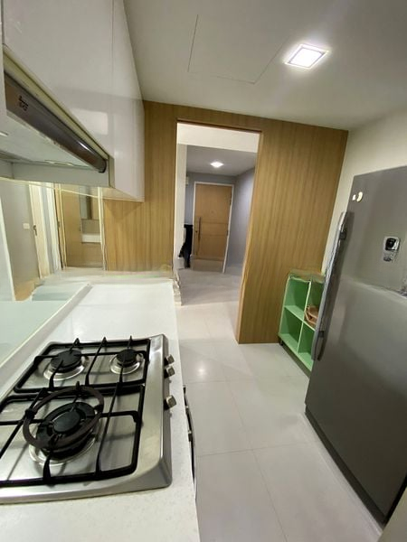 THE LAKEFRONT RESIDENCES 6