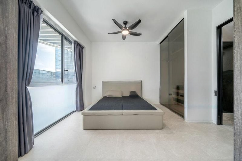 THE REEF AT KING'S DOCK 7