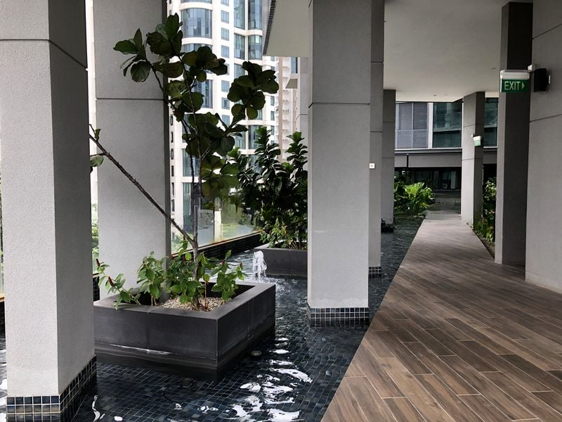 ROBIN SUITES 13